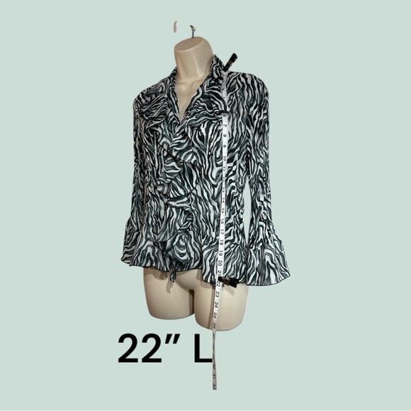 Apostrophe Petite Animal Print Ruffled Button Down Gray Tones S/CH (6-8) - Picture 2 of 7